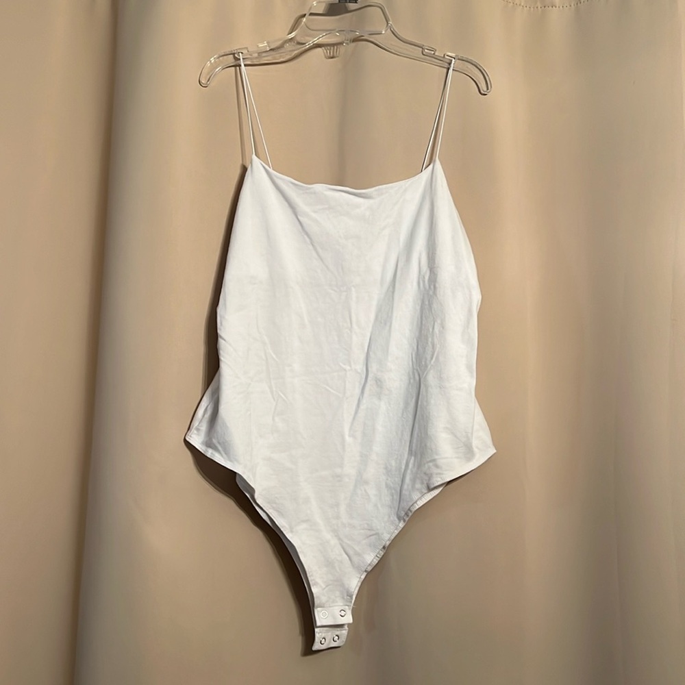 Wild fable women’s white XL bodysuit with elastic straps